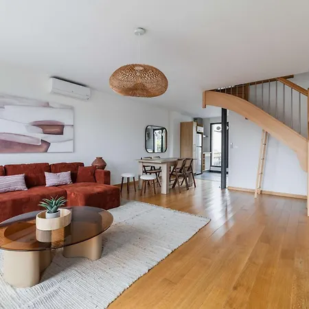 Duplex Lumineux Avec Terrasse - 6p Apartment Courbevoie